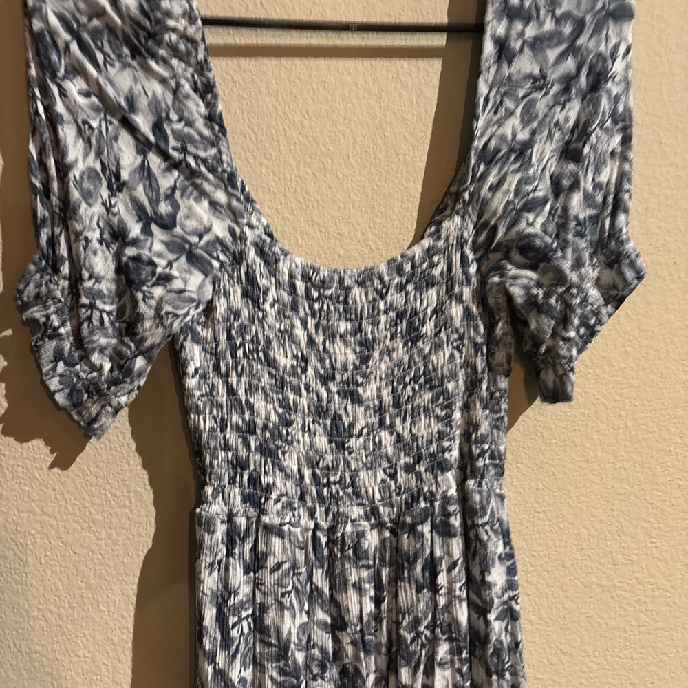 Abercrombie & Fitch Short Puff Sleeve Smocked Midi Dress - Picture 9 of 9